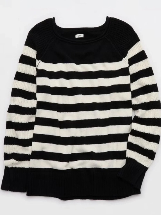 aerie Sweaters - Aerie black and white crewneck sweater
